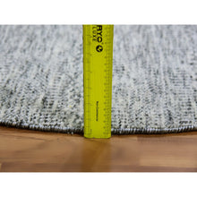 Load image into Gallery viewer, 6&#39;x6&#39; Silver Chalice Gray, Modern Grass Design, Tone On Tone, Undyed 100% Wool, Hand Knotted, Round Oriental Rug FWR477114