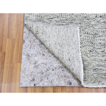 Load image into Gallery viewer, 3&#39;x5&#39;1&quot; Gainsboro Gray, Modern Tone on Tone Grass Design, Hand Knotted, Undyed Organic Wool, Oriental Rug FWR477144