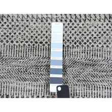 Load image into Gallery viewer, 8&#39;x8&#39; Silver Gray, Modern Grass Design, Tone On Tone, Undyed 100% Wool, Hand Knotted, Square Oriental Rug FWR477354