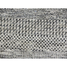 Load image into Gallery viewer, 8&#39;x8&#39; Bright Gray, Hand Knotted, Tone On Tone, Grass Design, Round Pure Undyed Wool Oriental Rug FWR477384