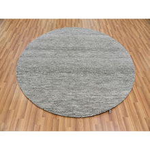 Load image into Gallery viewer, 6&#39;x6&#39; Perfect Gray, Natural Undyed Wool, Modern Grass Design, Hand Knotted, Tone On Tone, Round Oriental Rug FWR477396