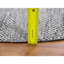 Load image into Gallery viewer, 6&#39;x6&#39; Perfect Gray, Natural Undyed Wool, Modern Grass Design, Hand Knotted, Tone on Tone, Round Oriental Rug FWR477396