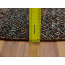 Load image into Gallery viewer, 6&#39;x6&#39; Kobicha Brown, Borderless Hand Knotted Kohinoor Herat, Tone On Tone, 100% Plush Wool, Diamond Shape Small Repetitive Design, Oriental Round Rug FWR477960