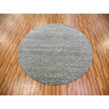 Load image into Gallery viewer, 6&#39;x6&#39; Goose Gray, Modern Grass Design, Tone On Tone Natural Hand Knotted Undyed Wool, Oriental Round Rug FWR478170