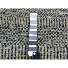 Load image into Gallery viewer, 6&#39;x6&#39; Goose Gray, Modern Grass Design, Tone On Tone Natural Hand Knotted Undyed Wool, Oriental Round Rug FWR478170