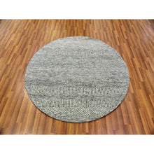 Load image into Gallery viewer, 5&#39;x5&#39; Timberwolf Gray, Modern Grass Design, Pure Undyed Wool, Tone on Tone, Hand Knotted, Round Oriental Rug FWR478176