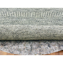 Load image into Gallery viewer, 5&#39;x5&#39; Timberwolf Gray, Modern Grass Design, Pure Undyed Wool, Tone on Tone, Hand Knotted, Round Oriental Rug FWR478176