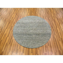 Load image into Gallery viewer, 5&#39;x5&#39; Silver Gray, 100% Undyed Wool, Modern Hand Knotted Grass Design, Round Tone On Tone Oriental Rug FWR478182