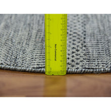 Load image into Gallery viewer, 5&#39;x5&#39; Silver Gray, 100% Undyed Wool, Modern Hand Knotted Grass Design, Round Tone On Tone Oriental Rug FWR478182