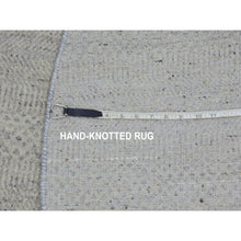 Load image into Gallery viewer, 5&#39;x5&#39; Perfect Gray, Undyed Natural Wool, Hand Knotted, Modern Grass Design, Round Tone On Tone Oriental Rug FWR478296