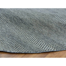 Load image into Gallery viewer, 10&#39;x10&#39; Trout Gray, Hand Knotted, Modern Tone On Tone Grass Design, 100% Undyed  Natural Wool, Oriental Round Rug FWR479250