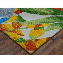 Load image into Gallery viewer, 9&#39;x12&#39;3&quot; Daisy White, Colorful Modern And Botanical Design, Hand Knotted, 100% Wool, Oriental Rug FWR479616