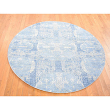 Load image into Gallery viewer, 6&#39;x6&#39; Blue Hand Knotted Wool And Pure Silk Jewellery Design With Soft Colors Round Oriental Rug FWR480858