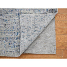 Load image into Gallery viewer, 2&#39;6&quot;x9&#39;8&quot; Light Gray Fine Jacquard Hand Loomed Modern Wool And Art Silk Runner Oriental Rug FWR481644
