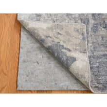 Load image into Gallery viewer, 2&#39;x2&#39;10&quot; Light Gray, Textured Wool With Plant Based Silk, Modern Abstract Design, Hand Knotted, Mat Oriental Rug FWR482598