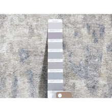 Load image into Gallery viewer, 2&#39;x2&#39;10&quot; Light Gray, Textured Wool With Plant Based Silk, Modern Abstract Design, Hand Knotted, Mat Oriental Rug FWR482598