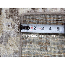 Load image into Gallery viewer, 2&#39;x2&#39; Light Gray, Plant Based Silk and Textured Wool Modern Design, Hand Knotted, Mat Square Oriental Rug FWR482634