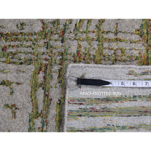 Load image into Gallery viewer, 6&#39;x8&#39;9&quot; Goose Gray, Modern Fine Jacquard Hand Loomed, Wool and Art Silk, Oriental Rug FWR485928