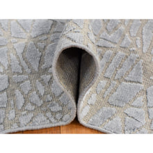 Load image into Gallery viewer, 6&#39;x8&#39;10&quot; Goose Gray, Flat Pile with Raised Silk, Hand Knotted, Tone on Tone, Oriental Rug FWR485904