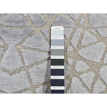 Load image into Gallery viewer, 6&#39;x8&#39;10&quot; Goose Gray, Flat Pile with Raised Silk, Hand Knotted, Tone on Tone, Oriental Rug FWR485904