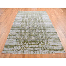 Load image into Gallery viewer, 6&#39;x8&#39;9&quot; Goose Gray, Modern Fine Jacquard Hand Loomed, Wool and Art Silk, Oriental Rug FWR485928