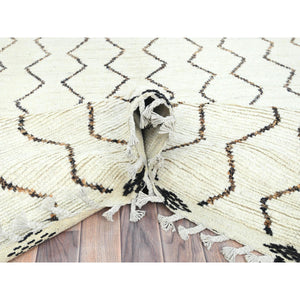 8'2"x10'5" Ivory, Moroccan Berber Influence With Zigzag Design, Natural Dyes, Pure Wool, Hand Knotted, Oriental Rug FWR497886