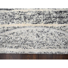 Load image into Gallery viewer, 8&#39;x8&#39; Salt and Pepper, Modern Striae Design Thick and Plush, Organic Undyed Wool Hand Knotted, Round Oriental Rug FWR505284