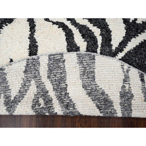 8'x8' Ivory With Charcoal Black, Hand Knotted, Thick And Plush, Tone On Tone Modern Design, Undyed Natural Wool, Round, Oriental Rug FWR506610