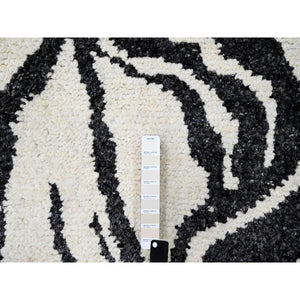 8'x8' Ivory With Charcoal Black, Hand Knotted, Thick And Plush, Tone On Tone Modern Design, Undyed Natural Wool, Round, Oriental Rug FWR506610