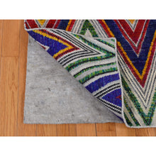 Load image into Gallery viewer, 6&#39;x9&#39; Rouge Pink, Hand Knotted, Colorful Chevron Design, Sari Silk with Textured Wool, Oriental Rug FWR522030