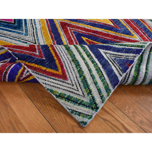 6'x9' Rouge Pink, Hand Knotted, Colorful Chevron Design, Sari Silk with Textured Wool, Oriental Rug FWR522030