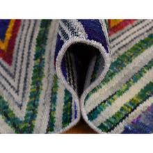 Load image into Gallery viewer, 6&#39;x9&#39; Rouge Pink, Hand Knotted, Colorful Chevron Design, Sari Silk With Textured Wool, Oriental Rug FWR522030