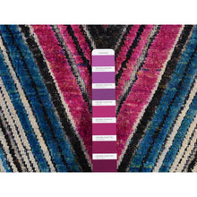 Load image into Gallery viewer, 6&#39;x9&#39; Rouge Pink, Hand Knotted, Colorful Chevron Design, Sari Silk with Textured Wool, Oriental Rug FWR522030