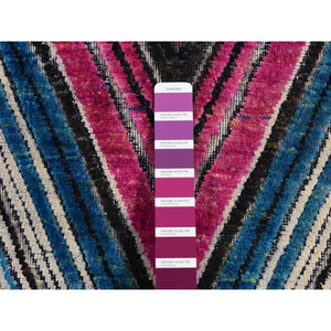 6'x9' Rouge Pink, Hand Knotted, Colorful Chevron Design, Sari Silk with Textured Wool, Oriental Rug FWR522030