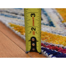 Load image into Gallery viewer, 6&#39;x9&#39; Rouge Pink, Hand Knotted, Colorful Chevron Design, Sari Silk With Textured Wool, Oriental Rug FWR522030