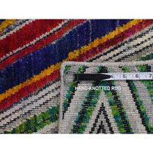 Load image into Gallery viewer, 6&#39;x9&#39; Rouge Pink, Hand Knotted, Colorful Chevron Design, Sari Silk With Textured Wool, Oriental Rug FWR522030