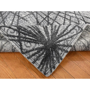 5'6"x7'9" Gainsboro Gray, Spider Web Design, Tone on Tone, Transitional Cross Traditional Design, Wool and Silk, Hand Knotted, Oriental Rug FWR523092