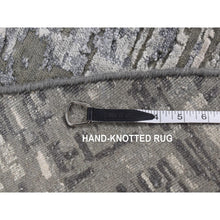 Load image into Gallery viewer, 8&#39;2&quot;x8&#39;2&quot; Carbon Gray, Wool And Silk, Abstract Criss Cross Design, Hand Knotted, Round Oriental Rug FWR524166