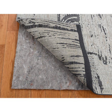 Load image into Gallery viewer, 3&#39;x5&#39;6&quot; Gainsboro Gray, The Cane, Pure Silk With Textured Wool, Da Cane, Hand Knotted, Oriental Rug FWR525654