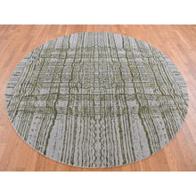 Load image into Gallery viewer, 5&#39;10&quot;x5&#39;10&quot; Thunder Gray, Fine Jacquard Hand Loomed, Modern Safari Jagged Stripe Design, Pure Wool, Round Oriental Rug FWR526272