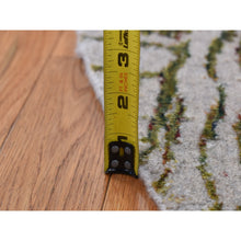 Load image into Gallery viewer, 5&#39;10&quot;x5&#39;10&quot; Thunder Gray, Fine Jacquard Hand Loomed, Modern Safari Jagged Stripe Design, Pure Wool, Round Oriental Rug FWR526272