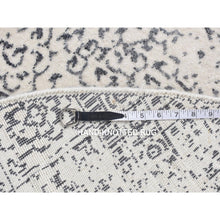 Load image into Gallery viewer, 6&#39;x6&#39; Ivory With Mix Of Gray, Hand Loomed With Mamluk Design, Tone On Tone, Pure Wool, Round Oriental Rug FWR526290