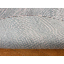 Load image into Gallery viewer, 6&#39;x6&#39; Cloud Gray, Wool And Silk, Grass Design, Hand Knotted, Round Oriental Rug FWR526302