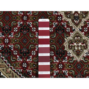 4'1"x4'1" Vermilion Red, Tabriz Mahi, Pure Wool, Hand Knotted, Round Oriental Rug FWR526326