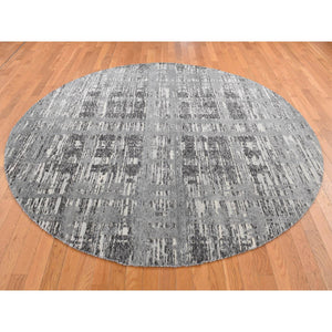 8'x8' Sonic Gray, Hand Spun Undyed Natural Wool, Modern Criss Cross Erased Design, Hand Knotted, Round Oriental Rug FWR526470