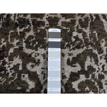 Load image into Gallery viewer, 2&#39;x2&#39;9&quot; Rifle Green, Modern Abstract Design, Wool And Silk, Hand Knotted, Sample Mat Oriental Rug FWR526800