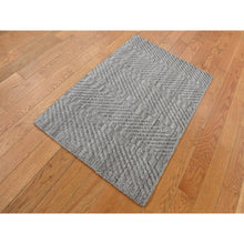 Load image into Gallery viewer, 2&#39;x3&#39; Taupe Gray, Tone On Tone Chevron Design, Hand Loomed, 100% Wool, Oriental Rug FWR527010