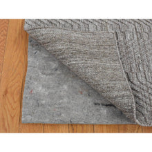 Load image into Gallery viewer, 2&#39;x3&#39; Taupe Gray, Tone on Tone Chevron Design, Hand Loomed, 100% Wool, Oriental Rug FWR527010