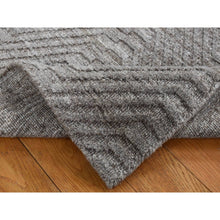 Load image into Gallery viewer, 2&#39;x3&#39; Taupe Gray, Tone on Tone Chevron Design, Hand Loomed, 100% Wool, Oriental Rug FWR527010
