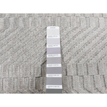 Load image into Gallery viewer, 2&#39;x3&#39; Goose Gray, Tone on Tone Chevron Design, Hand Loomed, Wool and Silk, Oriental Rug FWR527028